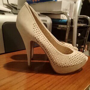 Apt. 9 open toed cream heels - faux suede- Women's size 9